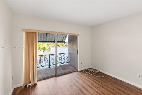 Touwnhouse à vendre à Miami Lakes, Floride: 3 chambres, 162.21 m2 № 1216994 - photo 21