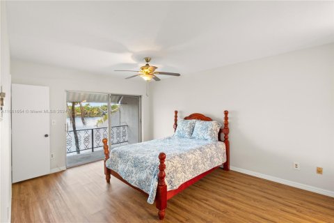 Adosado en venta en Miami Lakes, Florida, 3 dormitorios, 162.21 m2 № 1216994 - foto 13