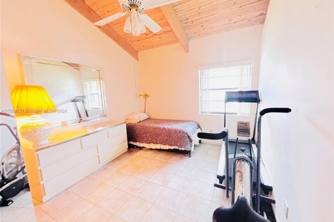 Villa ou maison à vendre à Hallandale Beach, Floride: 3 chambres, 150.87 m2 № 1091501 - photo 24