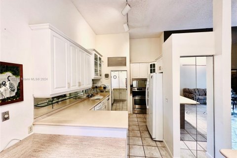Villa ou maison à vendre à Hallandale Beach, Floride: 3 chambres, 150.87 m2 № 1091501 - photo 10