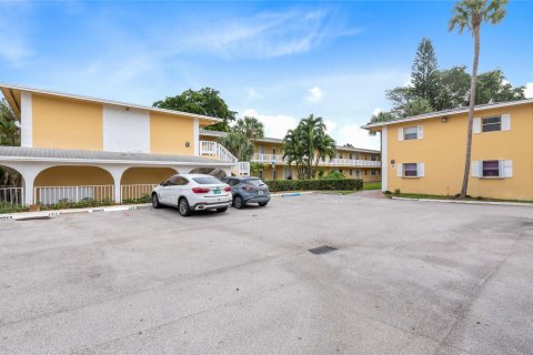 Condominio en venta en Deerfield Beach, Florida, 2 dormitorios, 78.04 m2 № 1096458 - foto 3