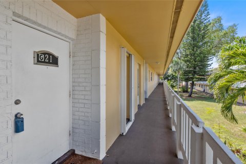 Condominio en venta en Deerfield Beach, Florida, 2 dormitorios, 78.04 m2 № 1096458 - foto 20