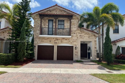 Villa ou maison à vendre à Doral, Floride: 5 chambres, 297.75 m2 № 1095985 - photo 1