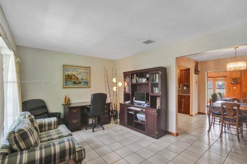 Villa ou maison à vendre à Palmetto Bay, Floride: 4 chambres, 164.99 m2 № 1075390 - photo 5