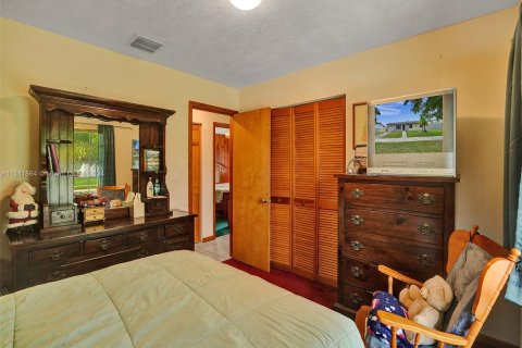Villa ou maison à vendre à Palmetto Bay, Floride: 4 chambres, 164.99 m2 № 1075390 - photo 28