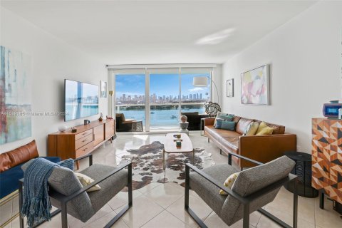 Copropriété à vendre à Miami Beach, Floride: 1 chambre, 69.31 m2 № 1035348 - photo 2