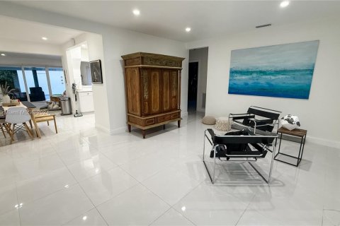 Casa en venta en Miami, Florida, 4 dormitorios, 151.43 m2 № 1410695 - foto 1