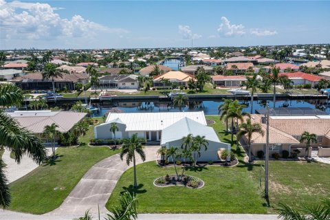 Villa ou maison à vendre à Punta Gorda, Floride: 3 chambres, 150.22 m2 № 1323278 - photo 1