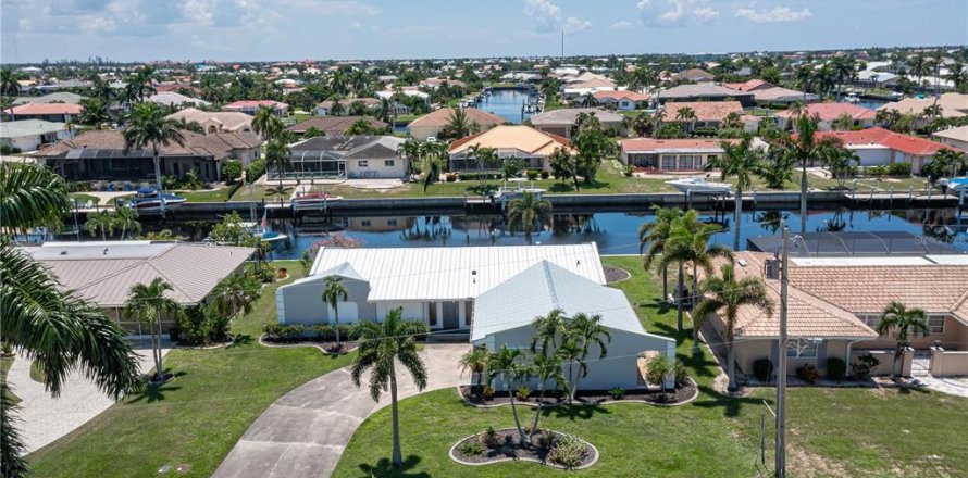 Villa ou maison à Punta Gorda, Floride 3 chambres, 150.22 m2 № 1323278