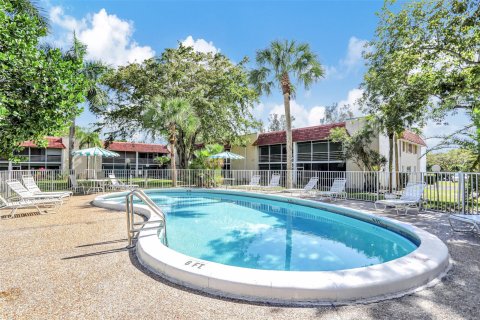 Copropriété à vendre à Lauderhill, Floride: 2 chambres, 99.41 m2 № 1047684 - photo 21