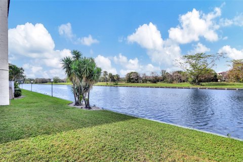 Copropriété à vendre à Lauderhill, Floride: 2 chambres, 99.41 m2 № 1047684 - photo 14