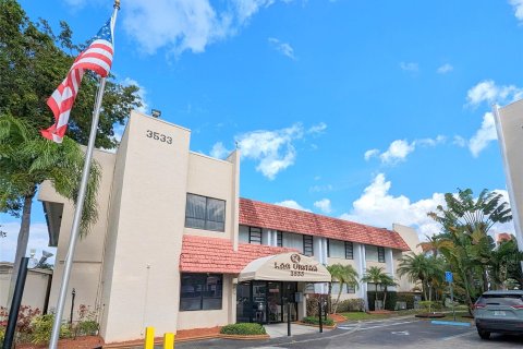 Copropriété à vendre à Lauderhill, Floride: 2 chambres, 99.41 m2 № 1047684 - photo 12