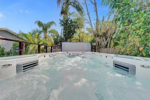 Villa ou maison à vendre à Hallandale Beach, Floride: 4 chambres, 142.51 m2 № 1072866 - photo 7