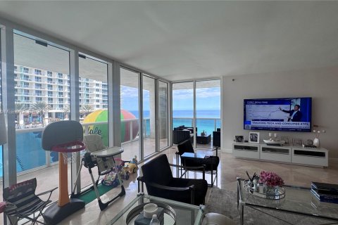 Copropriété à vendre à Hallandale Beach, Floride: 2 chambres, 165.55 m2 № 1033110 - photo 7