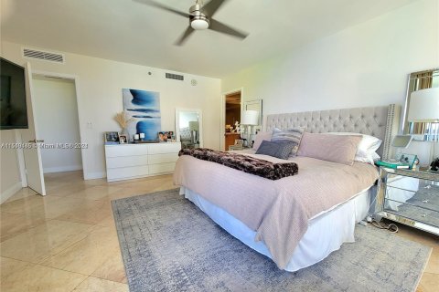 Condo in Hallandale Beach, Florida, 2 bedrooms  № 1033110 - photo 10