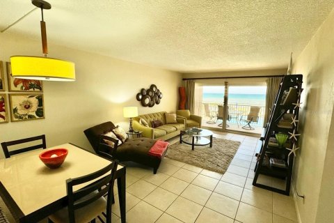 Condo in New Smyrna Beach, Florida, 3 bedrooms  № 1378455 - photo 14