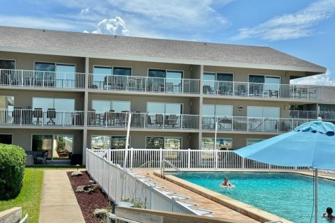 Condo in New Smyrna Beach, Florida, 3 bedrooms  № 1378455 - photo 1