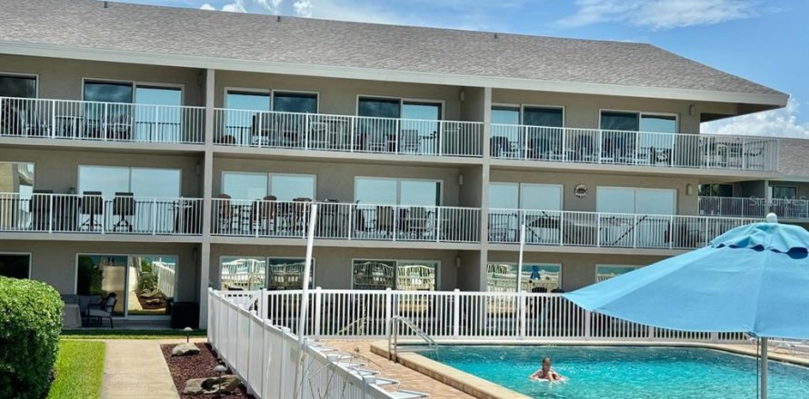 Condo à New Smyrna Beach, Floride, 3 chambres  № 1378455