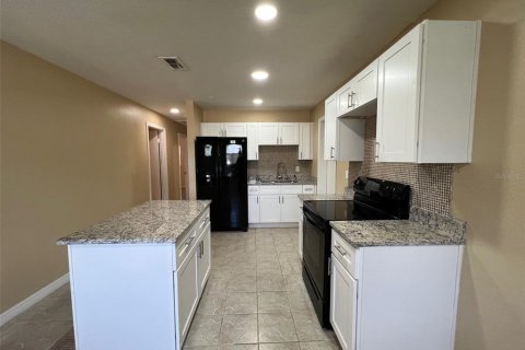 Casa en venta en Orlando, Florida, 4 dormitorios, 141.21 m2 № 1379363 - foto 11