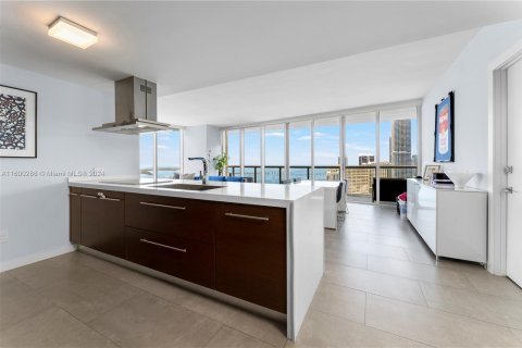 Condominio en venta en Miami, Florida, 3 dormitorios, 173.73 m2 № 1220963 - foto 8