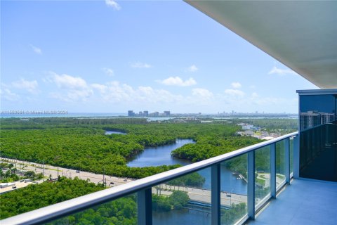 Condominio en venta en North Miami Beach, Florida, 1 dormitorio, 87.05 m2 № 1065175 - foto 5