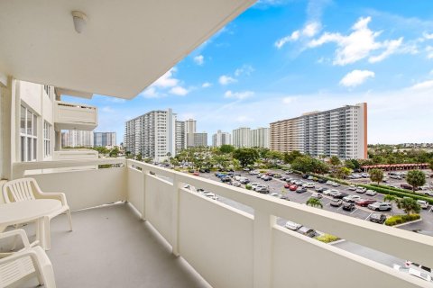 Condo in Fort Lauderdale, Florida, 1 bedroom  № 1054779 - photo 17