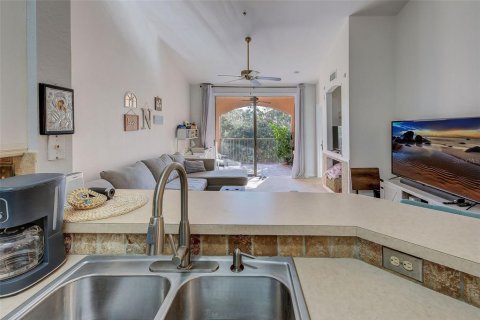 Condo in Sarasota, Florida, 1 bedroom  № 1378081 - photo 14