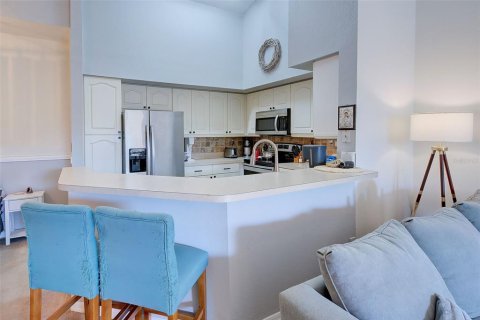 Condo in Sarasota, Florida, 1 bedroom  № 1378081 - photo 13