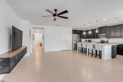 Casa en venta en Groveland, Florida, 4 dormitorios, 195.37 m2 № 1378113 - foto 9