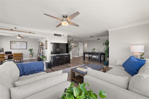 Condominio en alquiler en Tampa, Florida, 3 dormitorios, 185.43 m2 № 1378111 - foto 8