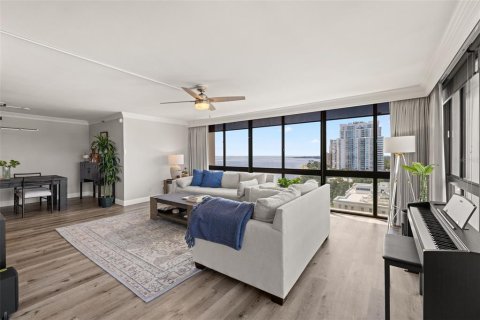 Condominio en alquiler en Tampa, Florida, 3 dormitorios, 185.43 m2 № 1378111 - foto 7