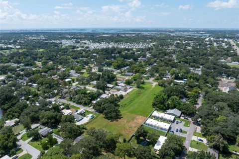 Terreno en venta en Saint Petersburg, Florida № 1378114 - foto 2