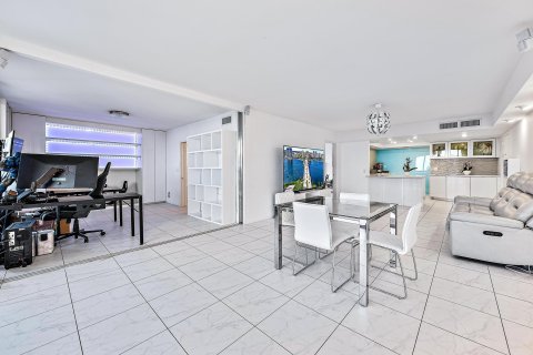 Copropriété à vendre à West Palm Beach, Floride: 2 chambres, 112.04 m2 № 1047733 - photo 13