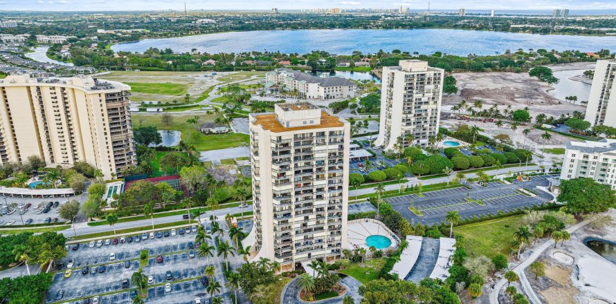 Condo in West Palm Beach, Florida, 2 bedrooms  № 1047733