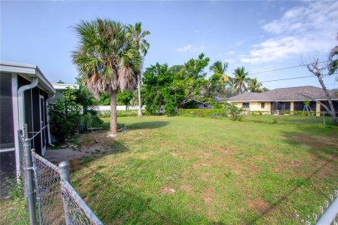 House in Cape Coral, Florida 3 bedrooms, 154.22 sq.m. № 1046581 - photo 7