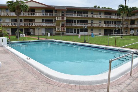 Condominio en venta en Hollywood, Florida, 2 dormitorios, 81.75 m2 № 1234839 - foto 27