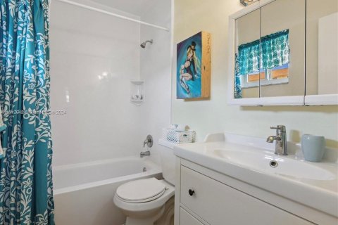 Condominio en venta en Hollywood, Florida, 2 dormitorios, 81.75 m2 № 1234839 - foto 4
