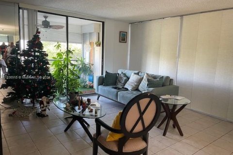 Copropriété à vendre à Pembroke Pines, Floride: 2 chambres, 102.19 m2 № 1029811 - photo 8