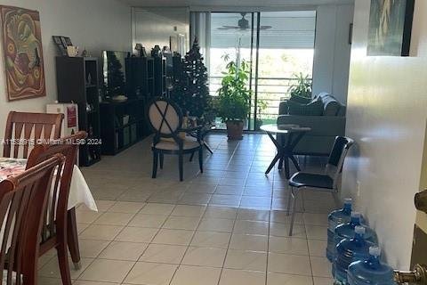 Copropriété à vendre à Pembroke Pines, Floride: 2 chambres, 102.19 m2 № 1029811 - photo 5