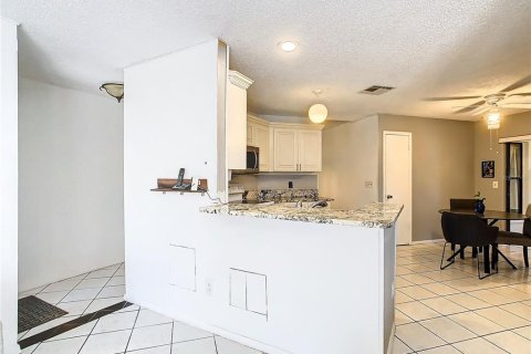 Villa ou maison à vendre à Kissimmee, Floride: 3 chambres, 135.82 m2 № 1336276 - photo 6