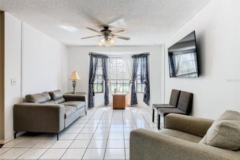 Villa ou maison à vendre à Kissimmee, Floride: 3 chambres, 135.82 m2 № 1336276 - photo 11