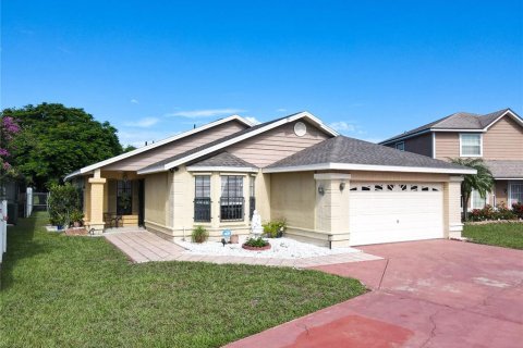 House in Kissimmee, Florida 3 bedrooms, 135.82 sq.m. № 1336276 - photo 2