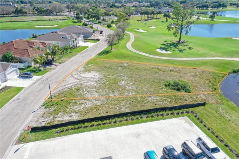 Купить земельный участок в Лихай-Эйкерс, Флорида № 1059381 - фото 8