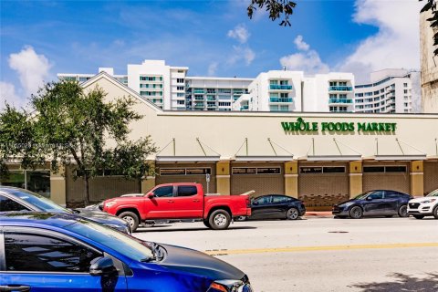 Condo in Miami Beach, Florida, 1 bedroom  № 1352199 - photo 17