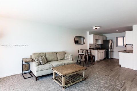 Condo in Miami Beach, Florida, 1 bedroom  № 1352199 - photo 9