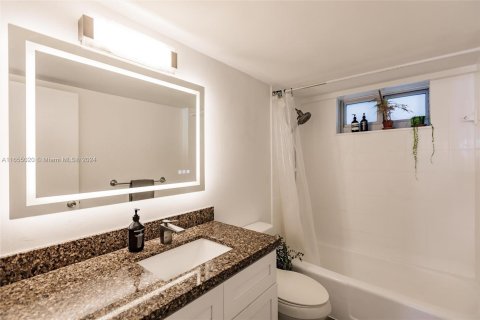 Condominio en venta en Miami Beach, Florida, 1 dormitorio, 67.82 m2 № 1352199 - foto 8