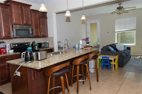 Townhouse in Windermere, Florida 3 bedrooms, 163.51 sq.m. № 1302410 - photo 17