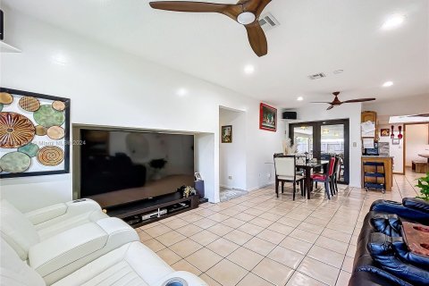 Casa en venta en Coral Springs, Florida, 3 dormitorios, 173.63 m2 № 1293526 - foto 11