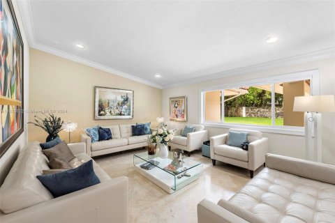 House in Coral Gables, Florida 6 bedrooms, 384.62 sq.m. № 1294965 - photo 12