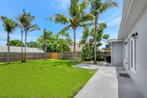 Casa en venta en Lake Worth, Florida, 3 dormitorios, 151.06 m2 № 1231313 - foto 7